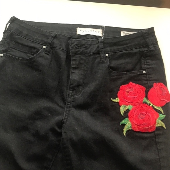 Bullhead embroidered black skinny jeans with red roses, Size 27 - Picture 3 of 4